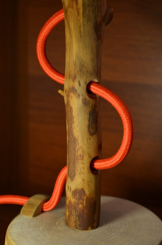 Настольная лампа из дерева от Custom Lamp Studio