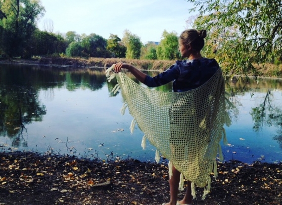 Вязаные изделия ручной работы. Шали