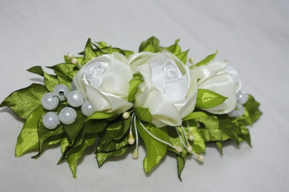 Заколка -автомат  с розами