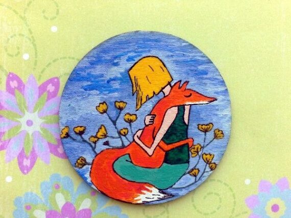 Брошь крупная Объятия с лисицей