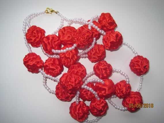 Бусы "Атласные шарики"