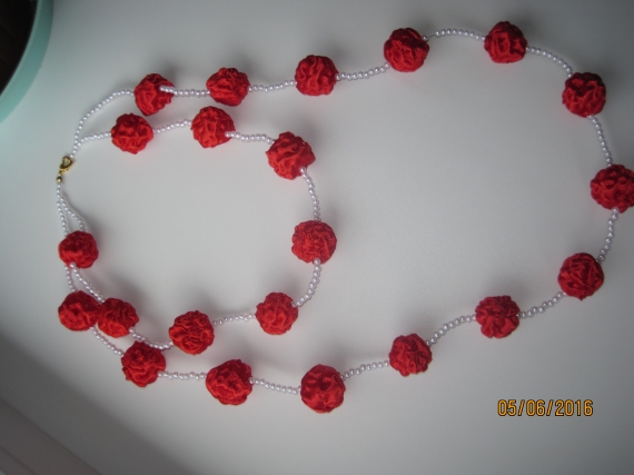 Бусы "Атласные шарики"