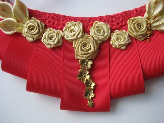 Золотистые цветы