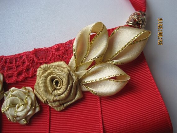 Золотистые цветы