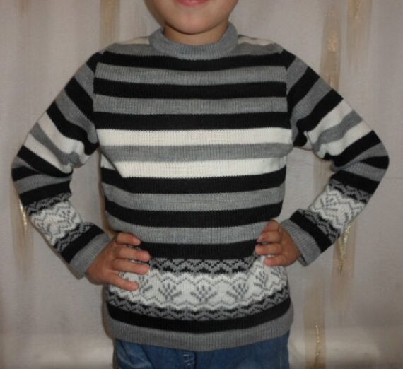 Пуловер  "Жаккардовые мотивы"