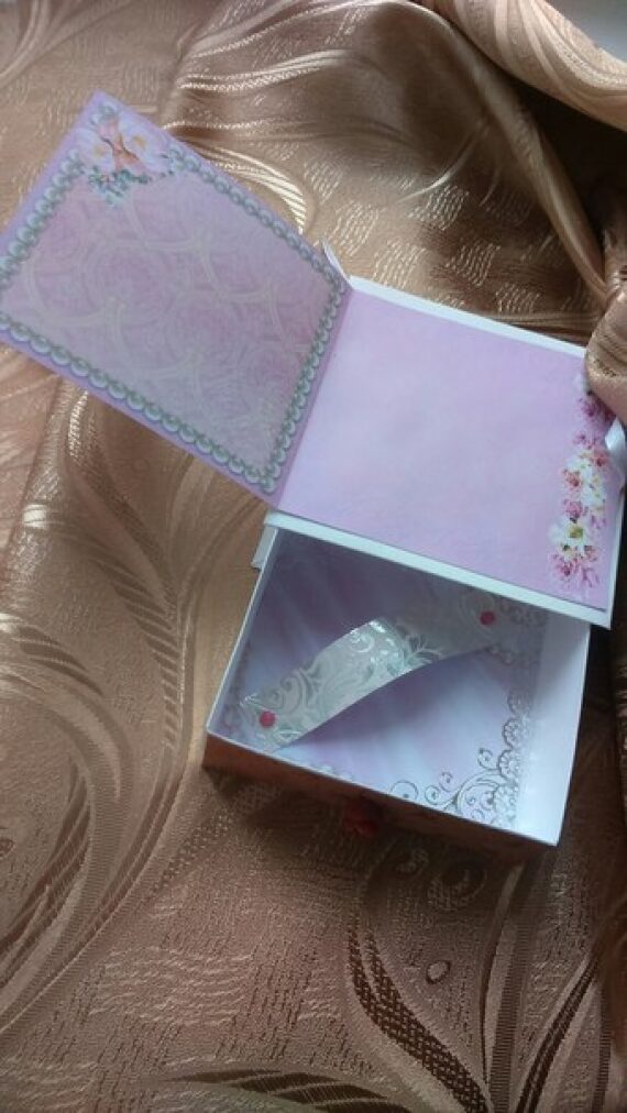 Коробочка для денег