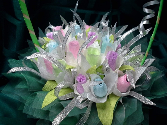 Корзинка с подснежниками