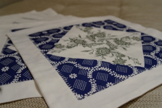 Сервировочные салфетки "Цветы и кружево"