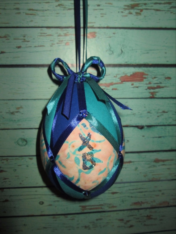 Пасхальное яйцо в технике кинусайга