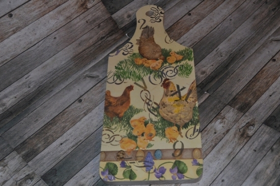 Декоративная разделочная доска "Петушки и курочки"