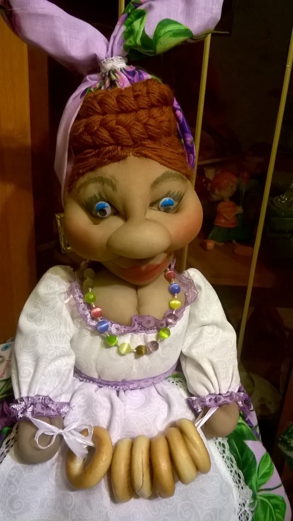 Кукла-грелка на чайник