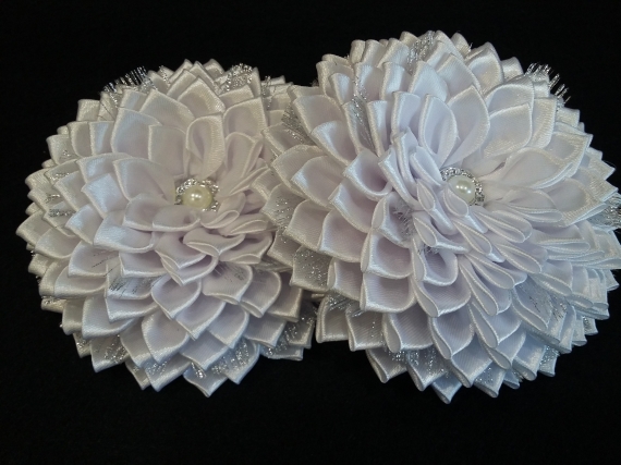 Пышные белые банты с люрексом