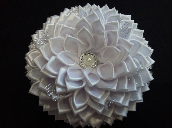 Пышные белые банты с люрексом