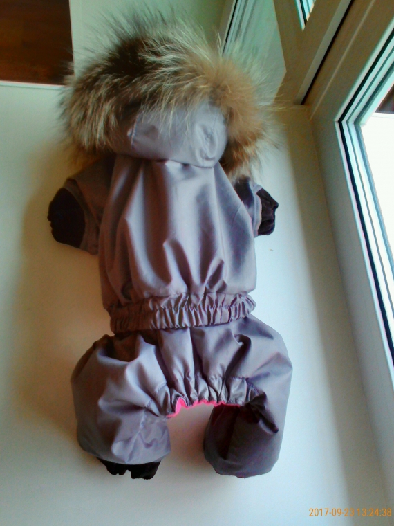 Зимний комбинезон для собак