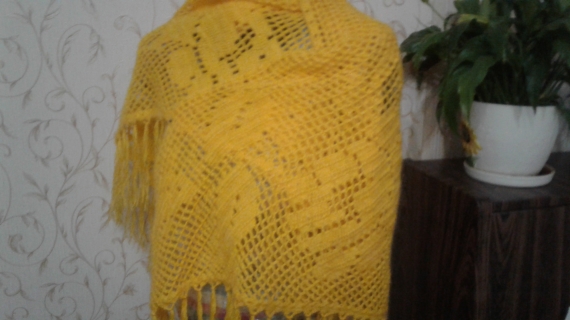 шаль "Желтая роза"