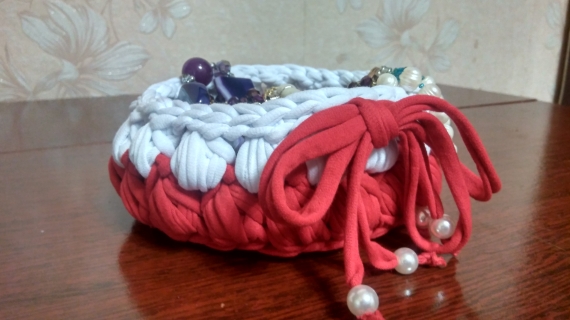 Корзины из трикотажной пряжи.