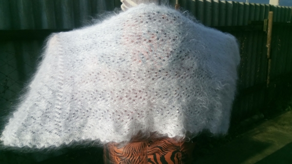 Пуховые палантины белые ажурные!!