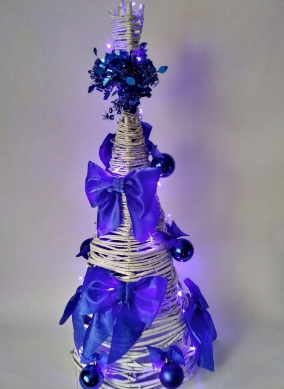 Елка ручной работы