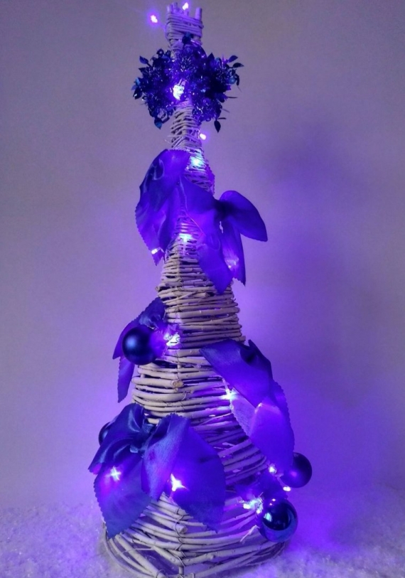 Елка ручной работы