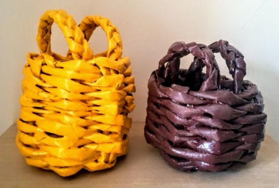 Корзиночки из газетных трубочек