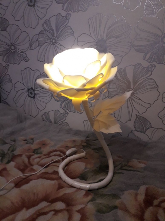 Настольный светильник