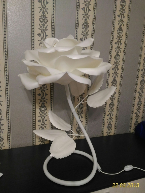 Настольный светильник