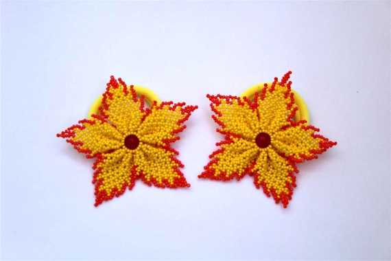 Резиночки для волос из бисера.