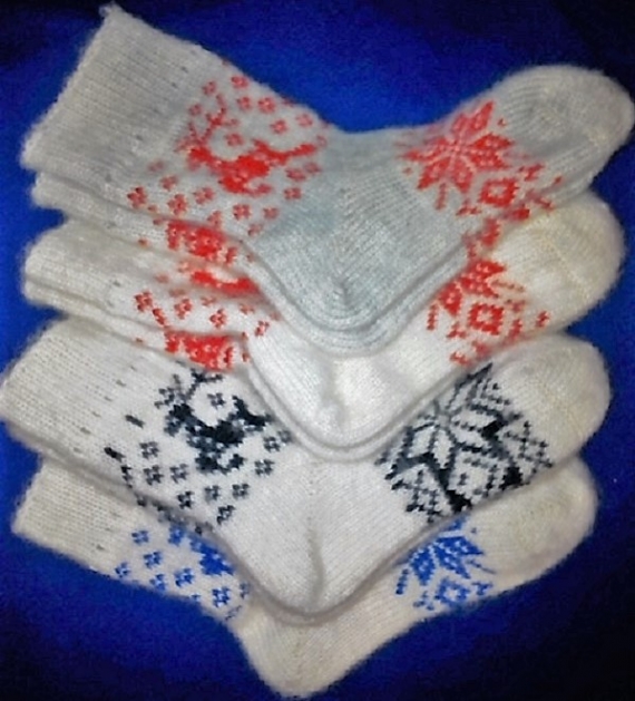 Носки с оленями из шерсти