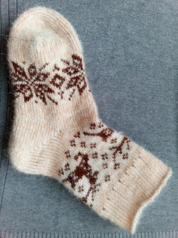 Носки с оленями из шерсти
