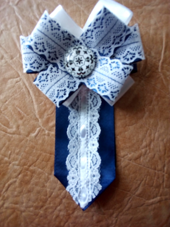 галстук-брошь