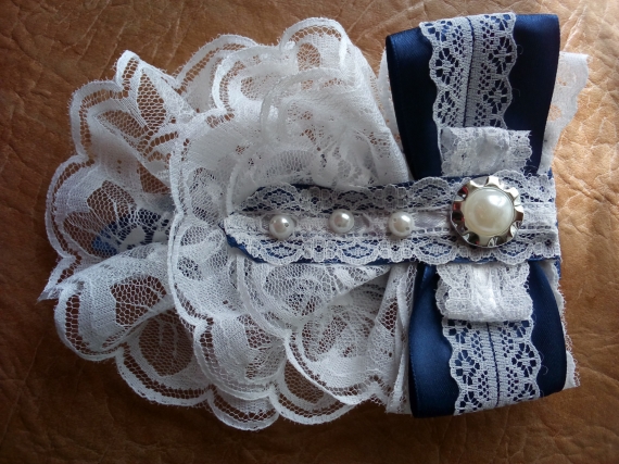 галстук-брошь