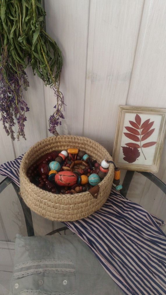 Джутовая корзина