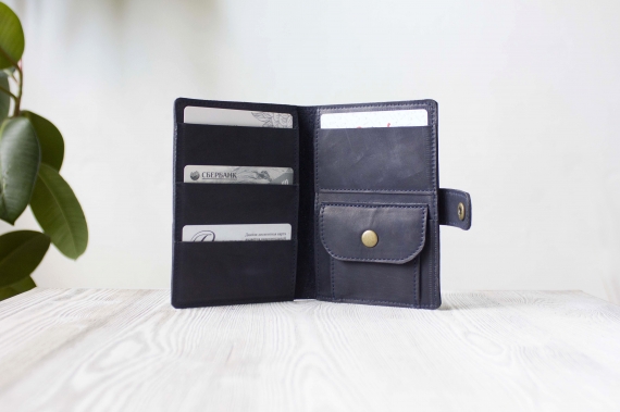 Кожаное портмоне, для паспорта, карт, банкнот и мелочи "Индиго"