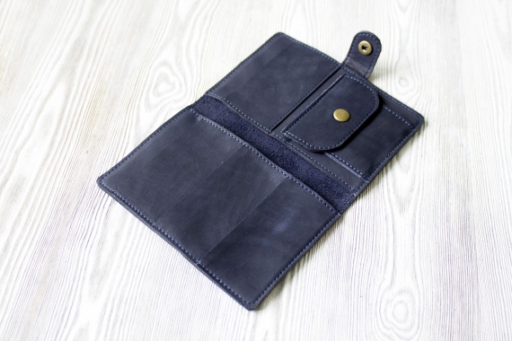 Кожаное портмоне, для паспорта, карт, банкнот и мелочи "Индиго"