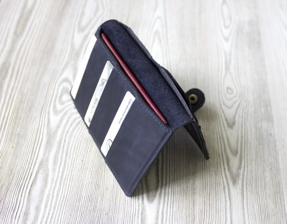 Кожаное портмоне, для паспорта, карт, банкнот и мелочи "Индиго"