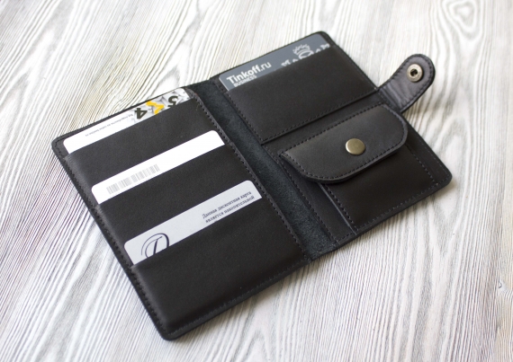 Черное мужское портмоне, для паспорта, карт, банкнот и мелочи "Вояж"
