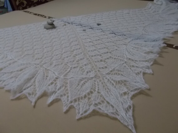 Шаль "Черная лилия" из Турецкой пряжи