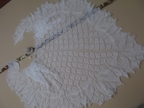 Шаль "Черная лилия" из Турецкой пряжи