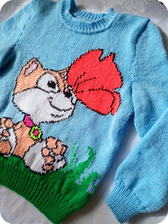 Детский свитер с котенком