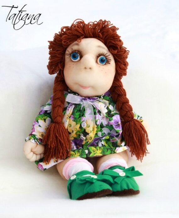 Малышка в цветочном платье))