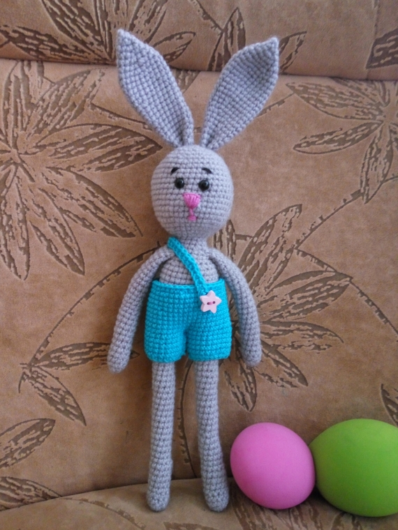 Зайка в шортах