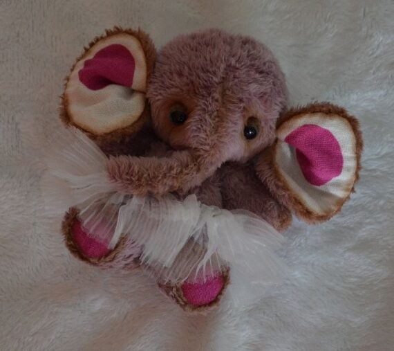 интерьерная игрушка слоничка "Глафира"