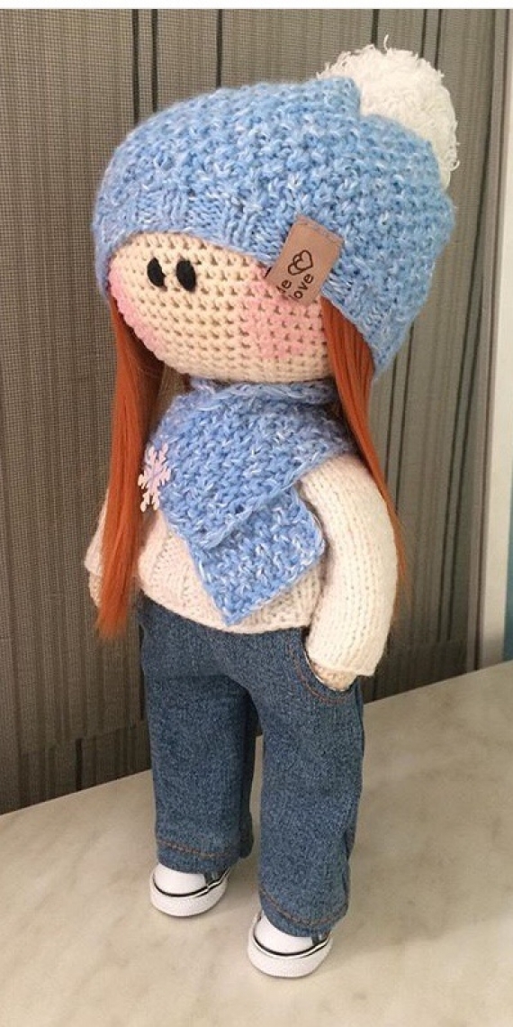 Вязаная кукла