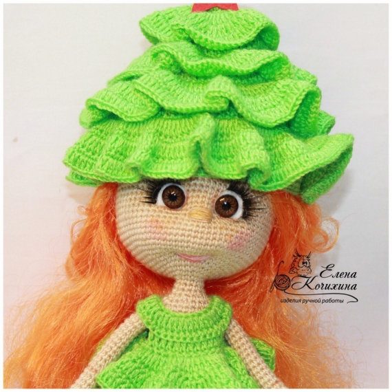 Девочка в костюме Елочки