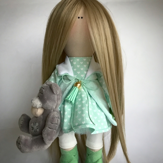 Интерьерная кукла с мишкой мята