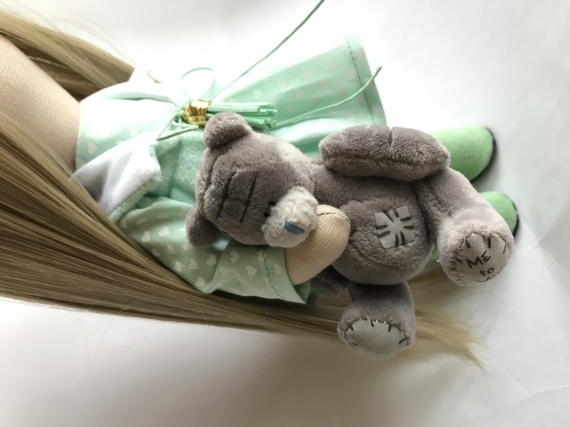 Интерьерная кукла с мишкой мята