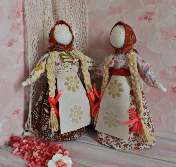 Русская игровая кукла.