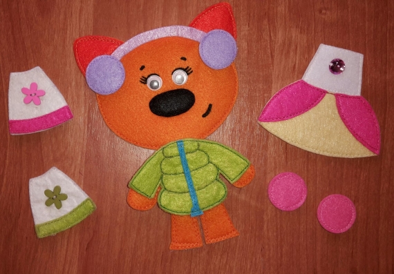 Книжка из ткани и фетра "Играем с Лисичкой"