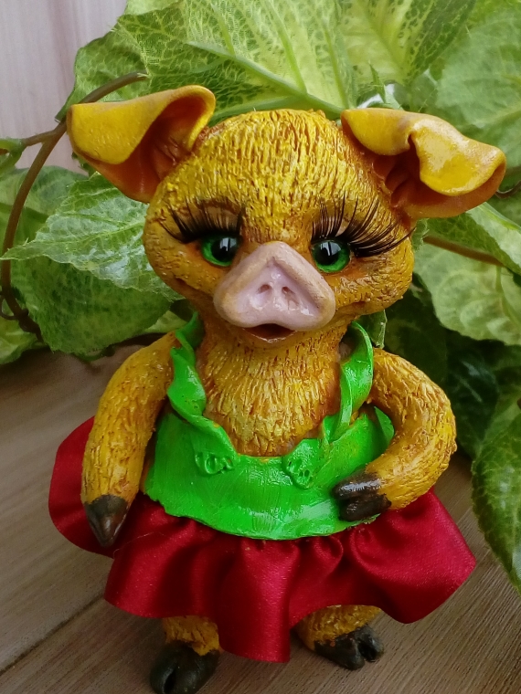 сувенирная свинка