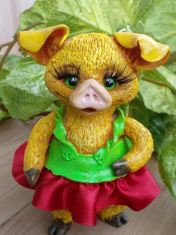 сувенирная свинка